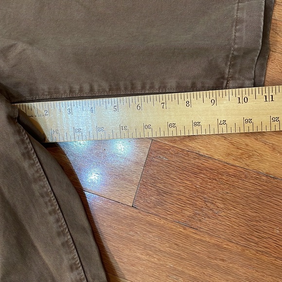 A NWOT pair of Eddie Bauer Men’s Shorts Tag size T44 Brown - Picture 6 of 12